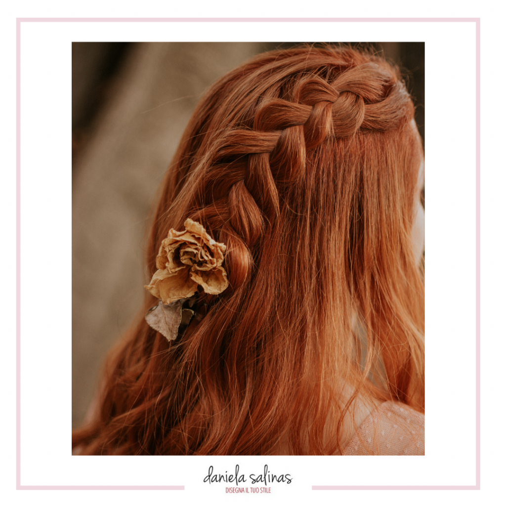 Capelli semi raccolti per la tua seduta di laurea